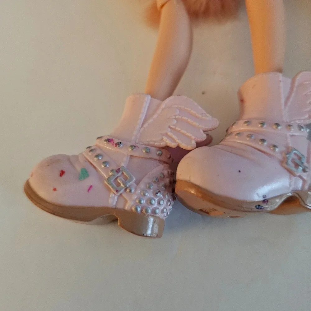 Bratz‎ Doll Lot of 4 Pink Brown Hair with Extra Shoes and Accessories